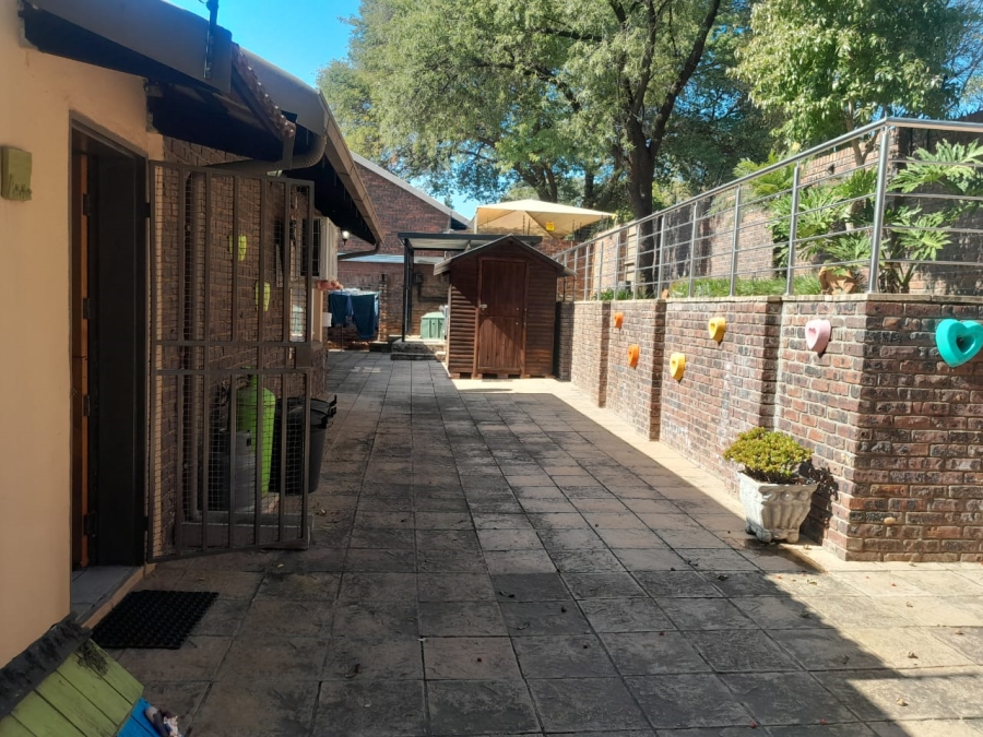 4 Bedroom Property for Sale in Safari Gardens North West